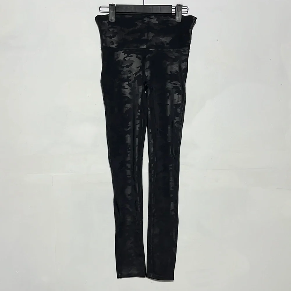 SPANX Slim Built In Contoured Power Waistband Tummy Shaping Camo Leggings Size M - Picture 2 of 7